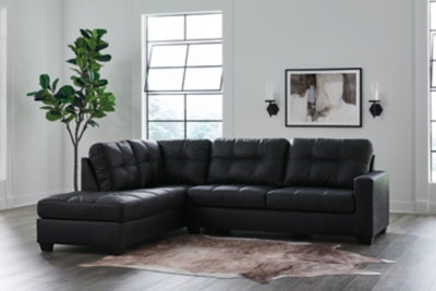 Barlin Mills Sectional with Chaise - Unclaimed Freight North (Aitkin, MN)