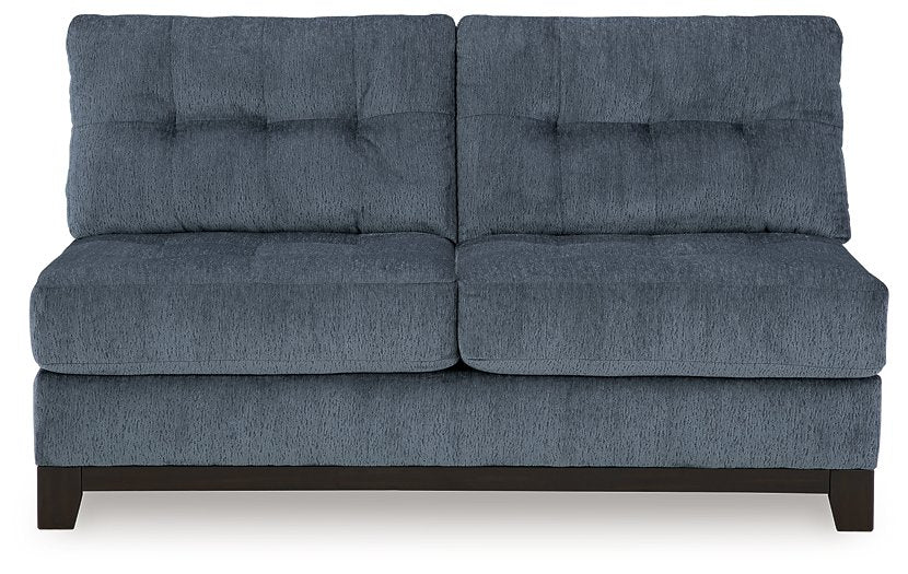Maxon Place Sectional with Chaise - Unclaimed Freight North (Aitkin, MN)