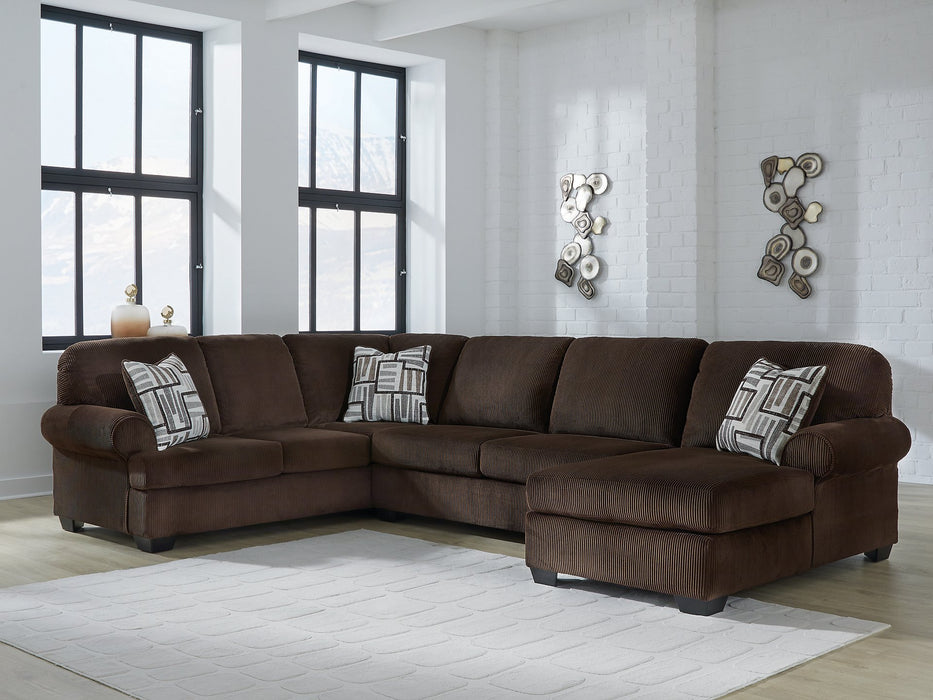 Kimlee Sectional with Chaise - Unclaimed Freight North (Aitkin, MN)