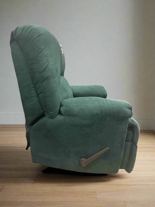 Green Bay Packers Recliner - Unclaimed Freight North (Aitkin, MN)