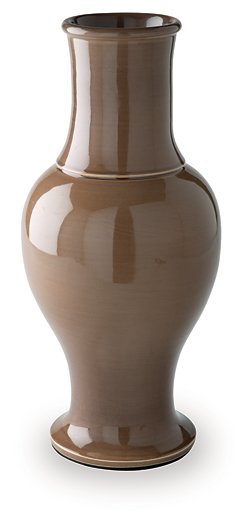 Tillmer Vase - Unclaimed Freight North (Aitkin, MN)