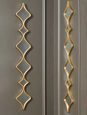 Harriswood Accent Mirror Set (Set of 2) - Unclaimed Freight North (Aitkin, MN)