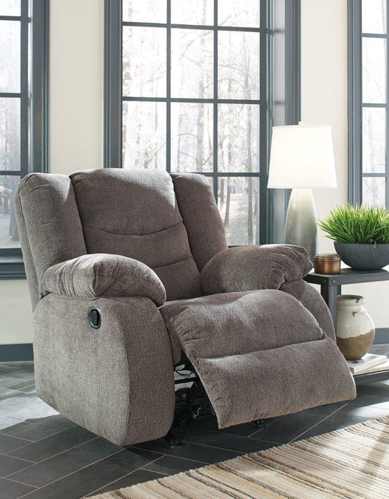 Tulen Recliner - Unclaimed Freight North (Aitkin, MN)