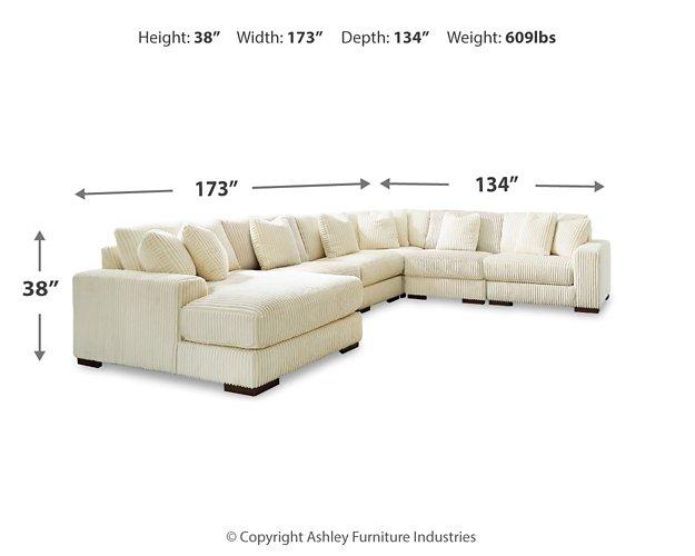 Lindyn Sectional with Chaise - Unclaimed Freight North (Aitkin, MN)
