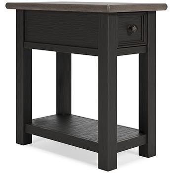 Tyler Creek End Table Set - Unclaimed Freight North (Aitkin, MN)