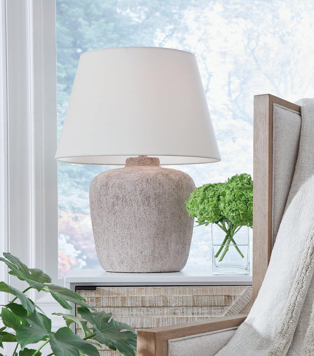 Danry Table Lamp - Unclaimed Freight North (Aitkin, MN)