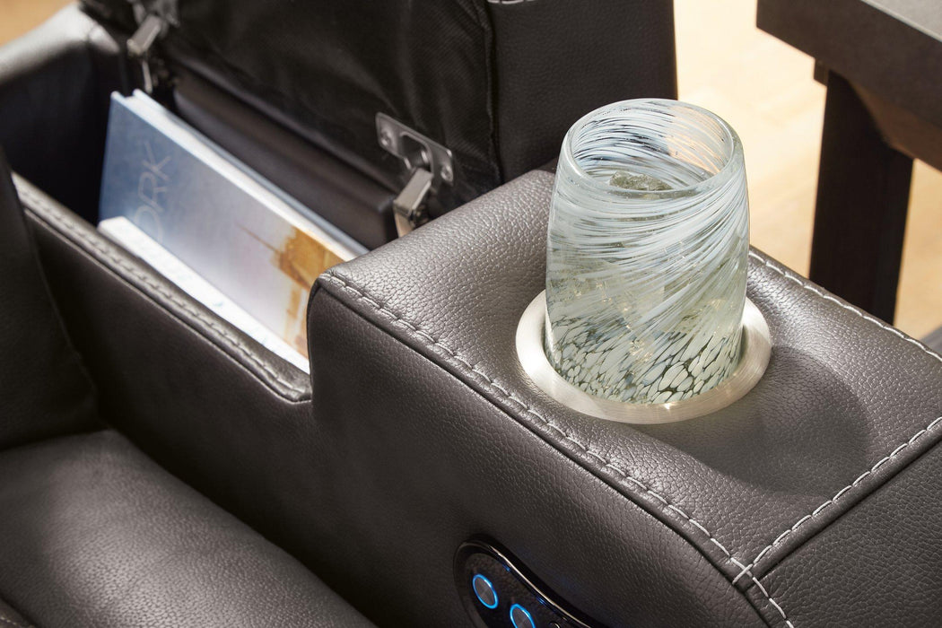 Fyne-Dyme Power Reclining Loveseat with Console - Unclaimed Freight North (Aitkin, MN)