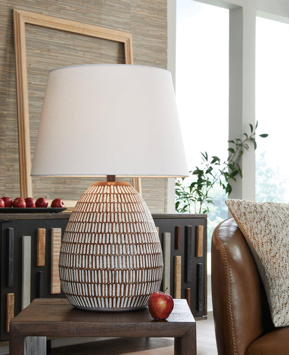 Darrich Table Lamp - Unclaimed Freight North (Aitkin, MN)