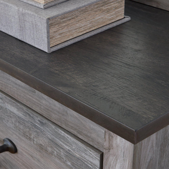 Bronyan Nightstand - Unclaimed Freight North (Aitkin, MN)