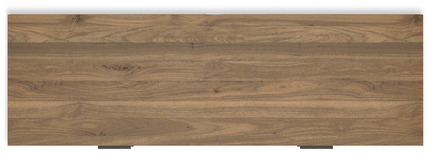 Deanlow Bedroom Package - Unclaimed Freight North (Aitkin, MN)