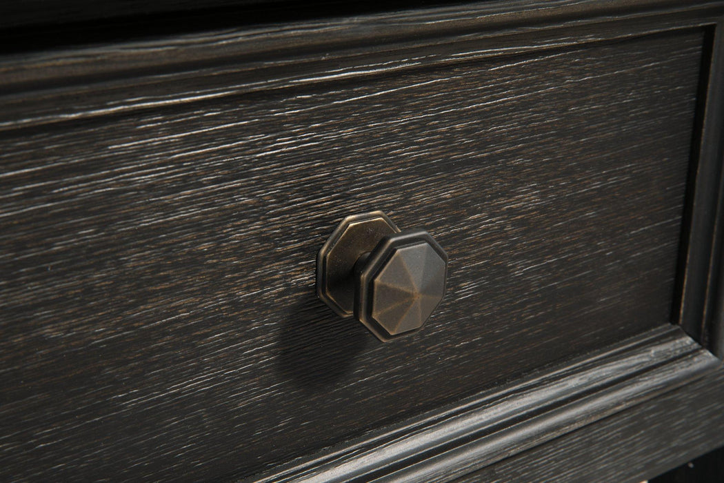 Tyler Creek Table Set - Unclaimed Freight North (Aitkin, MN)