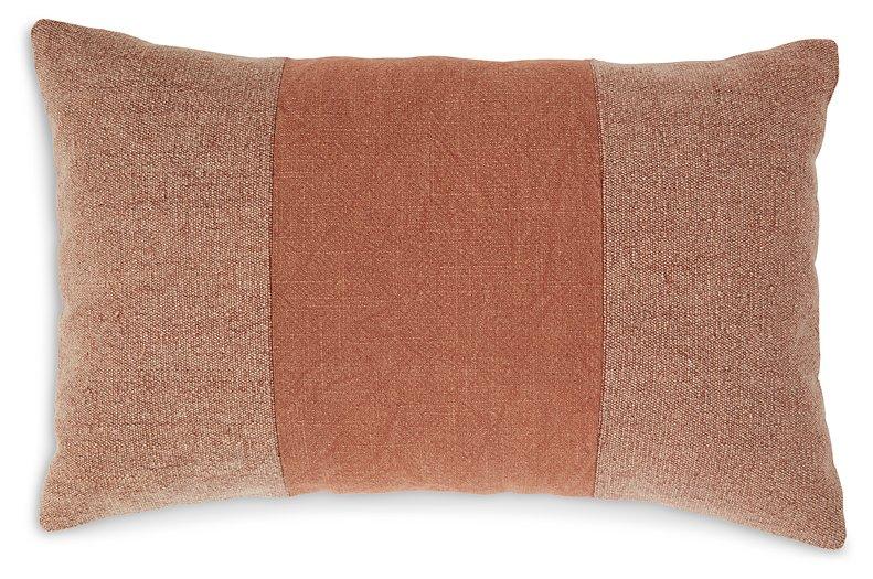 Dovinton Pillow (Set of 4) - Unclaimed Freight North (Aitkin, MN)