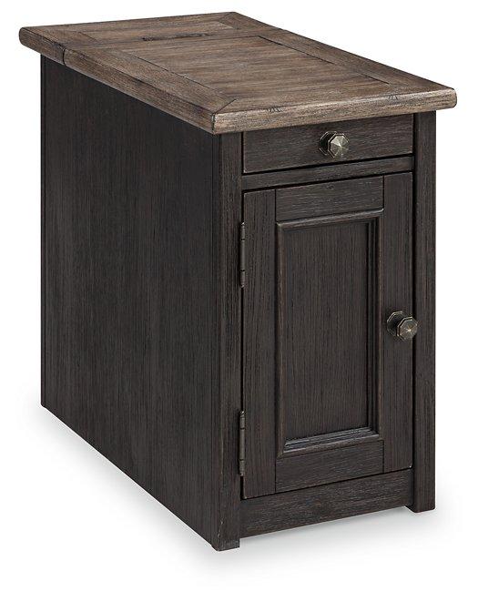 Tyler Creek End Table Set - Unclaimed Freight North (Aitkin, MN)