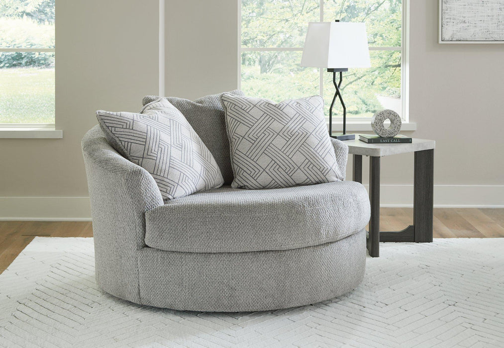 Casselbury Oversized Swivel Accent Chair - Unclaimed Freight North (Aitkin, MN)