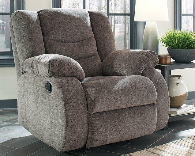 Tulen Recliner - Unclaimed Freight North (Aitkin, MN)