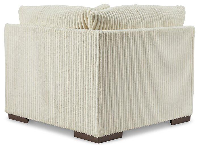 Lindyn Sectional with Chaise - Unclaimed Freight North (Aitkin, MN)