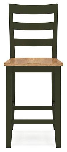 Gesthaven Dining Set - Unclaimed Freight North (Aitkin, MN)