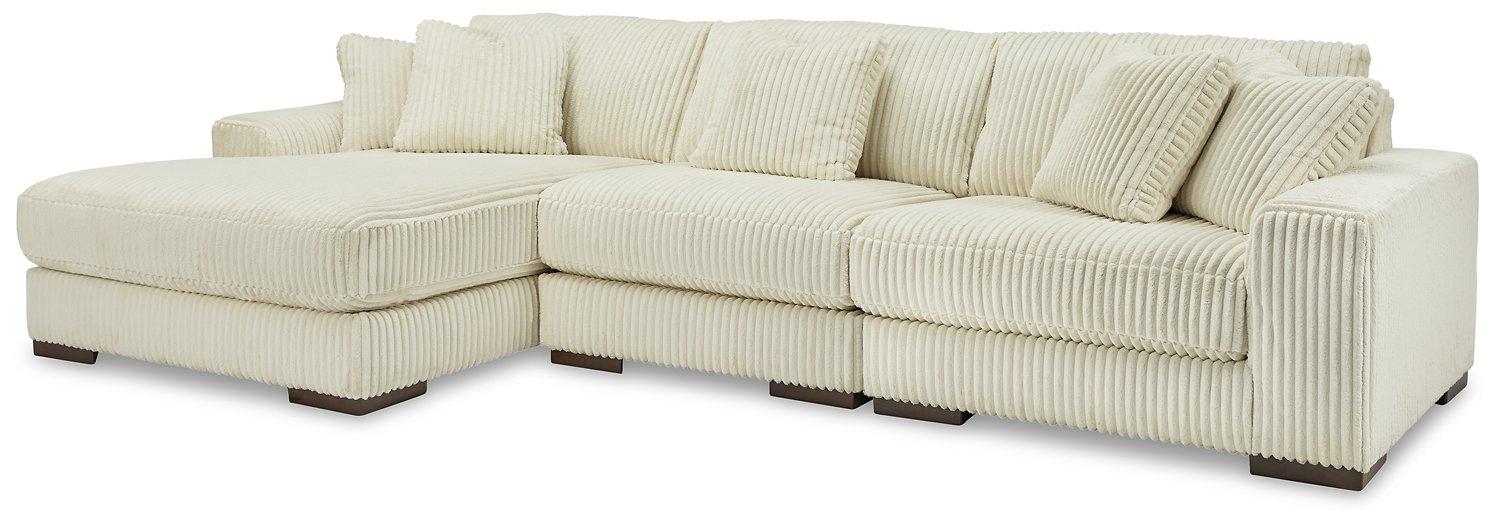 Lindyn Sectional with Chaise - Unclaimed Freight North (Aitkin, MN)