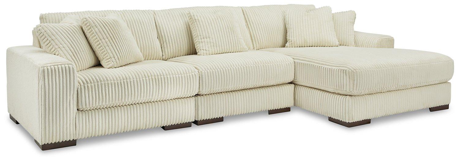 Lindyn Sectional with Chaise - Unclaimed Freight North (Aitkin, MN)