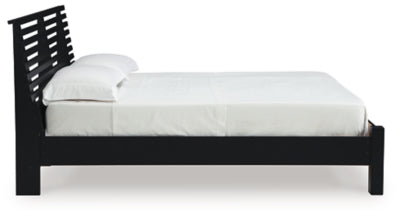 Danziar Queen Slat Bed - Unclaimed Freight North (Aitkin, MN)