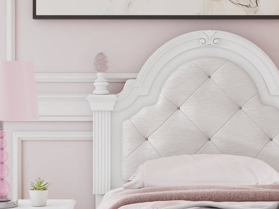 Kozlani Upholstered Bed - Unclaimed Freight North (Aitkin, MN)