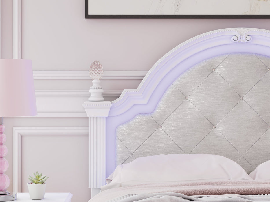 Kozlani Upholstered Bed - Unclaimed Freight North (Aitkin, MN)