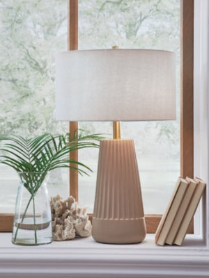 Dellner Table Lamp - Unclaimed Freight North (Aitkin, MN)
