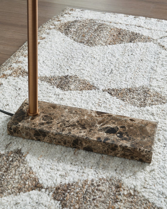 Yafe Floor Lamp - Unclaimed Freight North (Aitkin, MN)