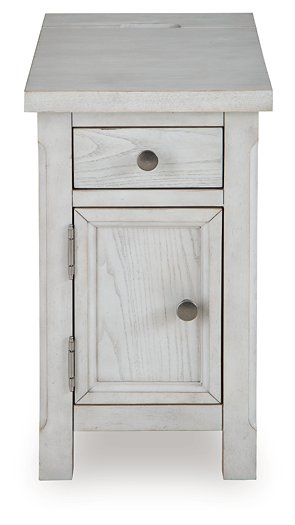 Robbinsdale Chairside End Table - Unclaimed Freight North (Aitkin, MN)